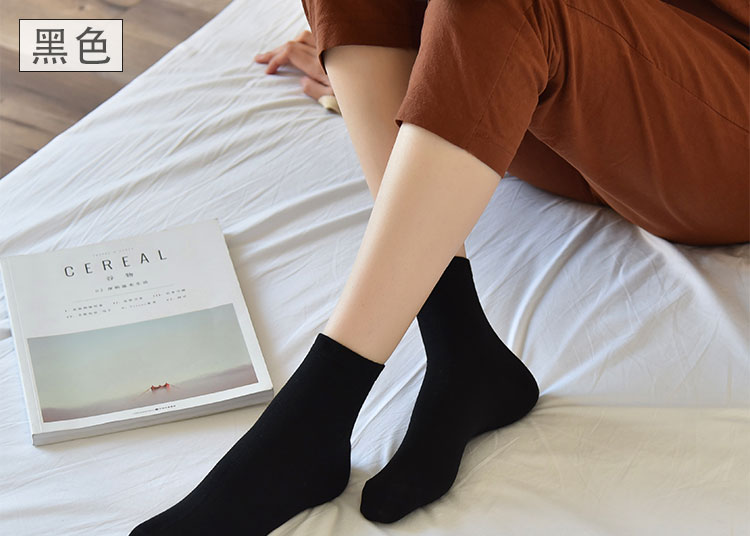 Vớ đen nữ cotton ống vớ nữ mùa thu và mùa đông Phiên bản Hàn Quốc của cotton đại học gió mùa đông vớ cotton nữ vớ tất trắng cao cổ
