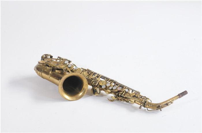Nhạc cụ saxophone cũ bằng đồng nguyên chất mạ vàng đồ vật cũ bộ sưu tập đạo cụ retro bar hoài cổ nhạc cụ - Nhạc cụ phương Tây kèn tàu