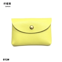 Маленькая сумка-конверт 11-3 лимонно-желтого цвета из воловьей кожи первого слоя