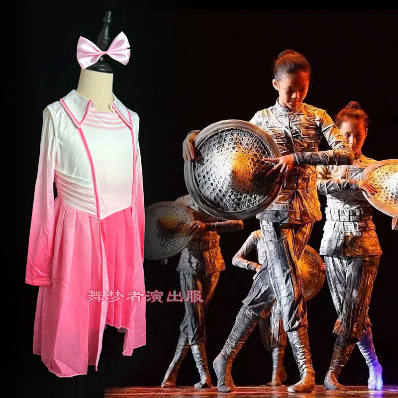 Red Performance Costumes for Children, Red Patriotic Anti-War Theme Dance Costumes, Young Pioneers Uniforms, and Hat Props Red Performance Costumes for Children, Red Patriotic Anti-War Theme Dance Costumes, Young Pioneers Uniforms, and Hat Props