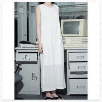 (FARM) sleeveless dress temperament niche design perspective back slit straight tube white new spot