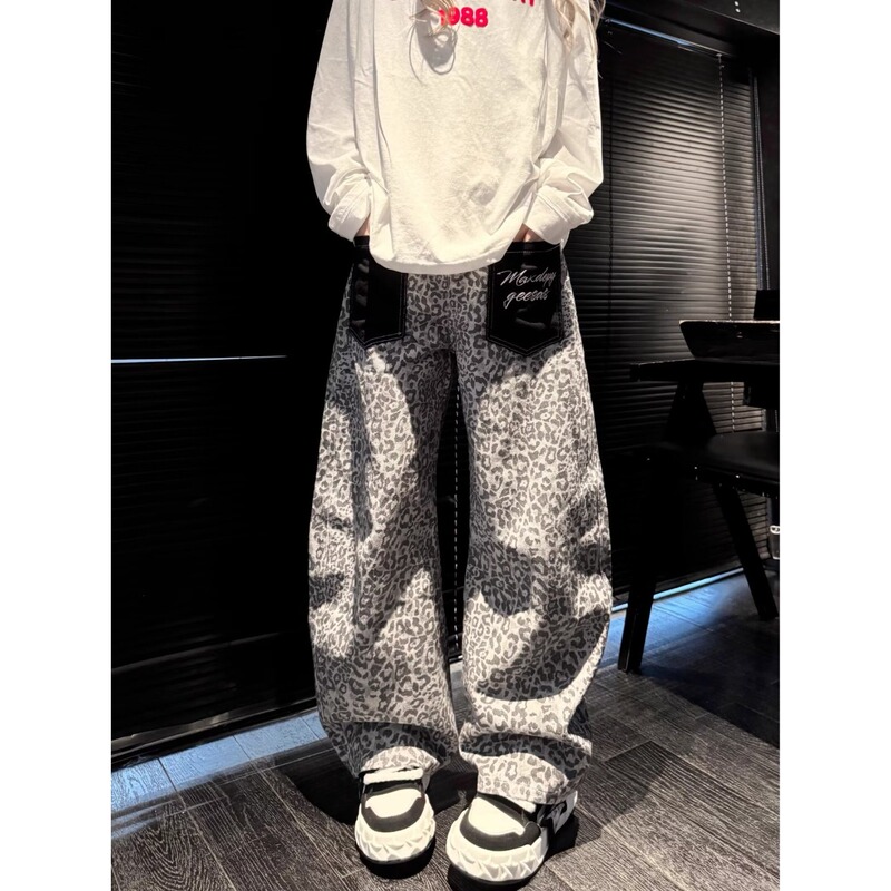 American Street Style Leopard Print Patch Pocket Jeans for Men and Women, Spring and Autumn Loose Wide-Leg Pants, Slimming Trendy Brand Long Pants American Street Style Leopard Print Patch Pocket Jeans for Men and Women, Spring and Autumn Loose Wide-Leg Pants, Slimming Trendy Brand Long Pants