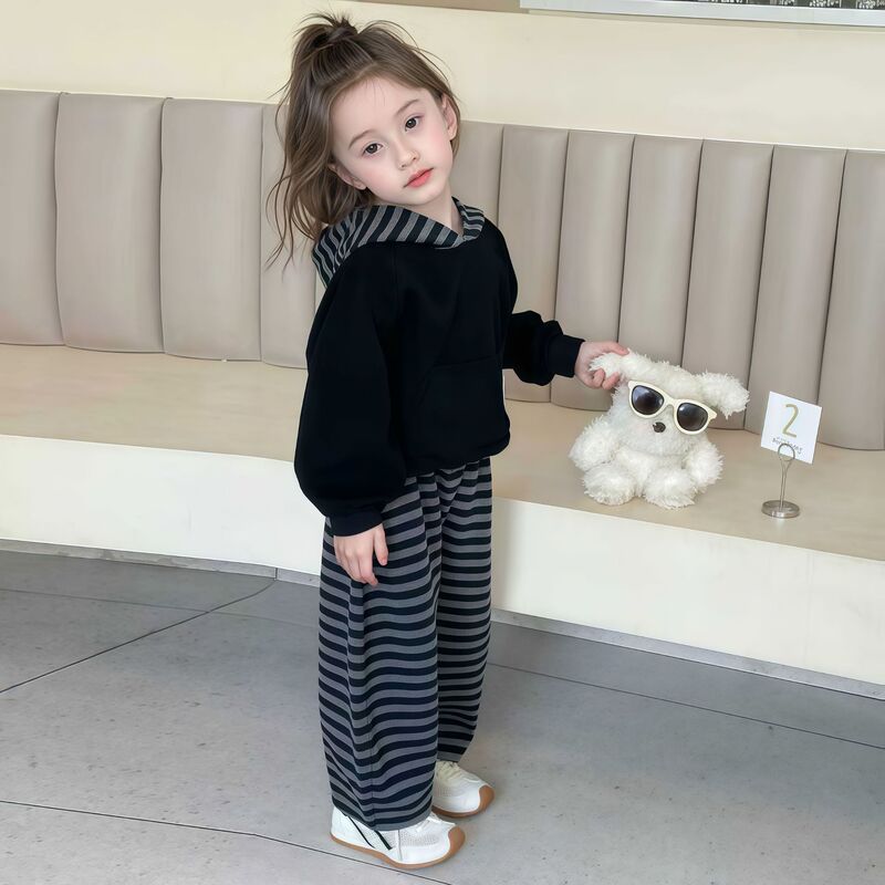 Children's Autumn and Winter Cotton Sweatshirt and Sweatpants Set, Baby Striped Hoodie, Girls' Sports Casual Two-Piece Trendy Set Children's Autumn and Winter Cotton Sweatshirt and Sweatpants Set, Baby Striped Hoodie, Girls' Sports Casual Two-Piece Trendy Set