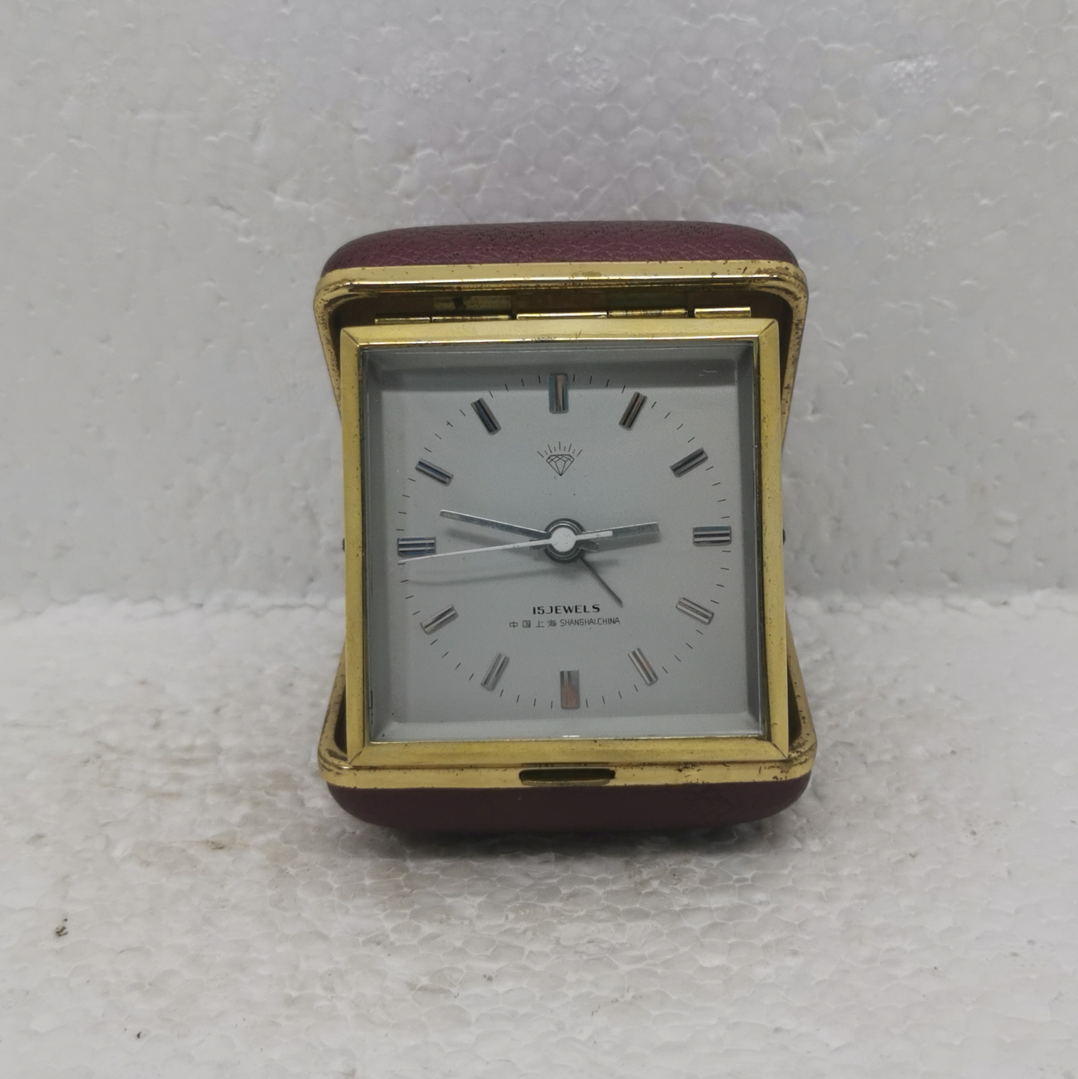 (Folding early Shanghai Diamond Brand 15 Diamond Travel Mechanical Alarm Clock) (Good to come)