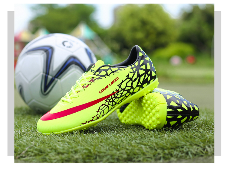 2018 World Cup C Romesi trắng giày bóng đá móng tay bị gãy nam và nữ sinh viên móng tay lớn trẻ em ngắn nail Assassin độc bee sneaker nam
