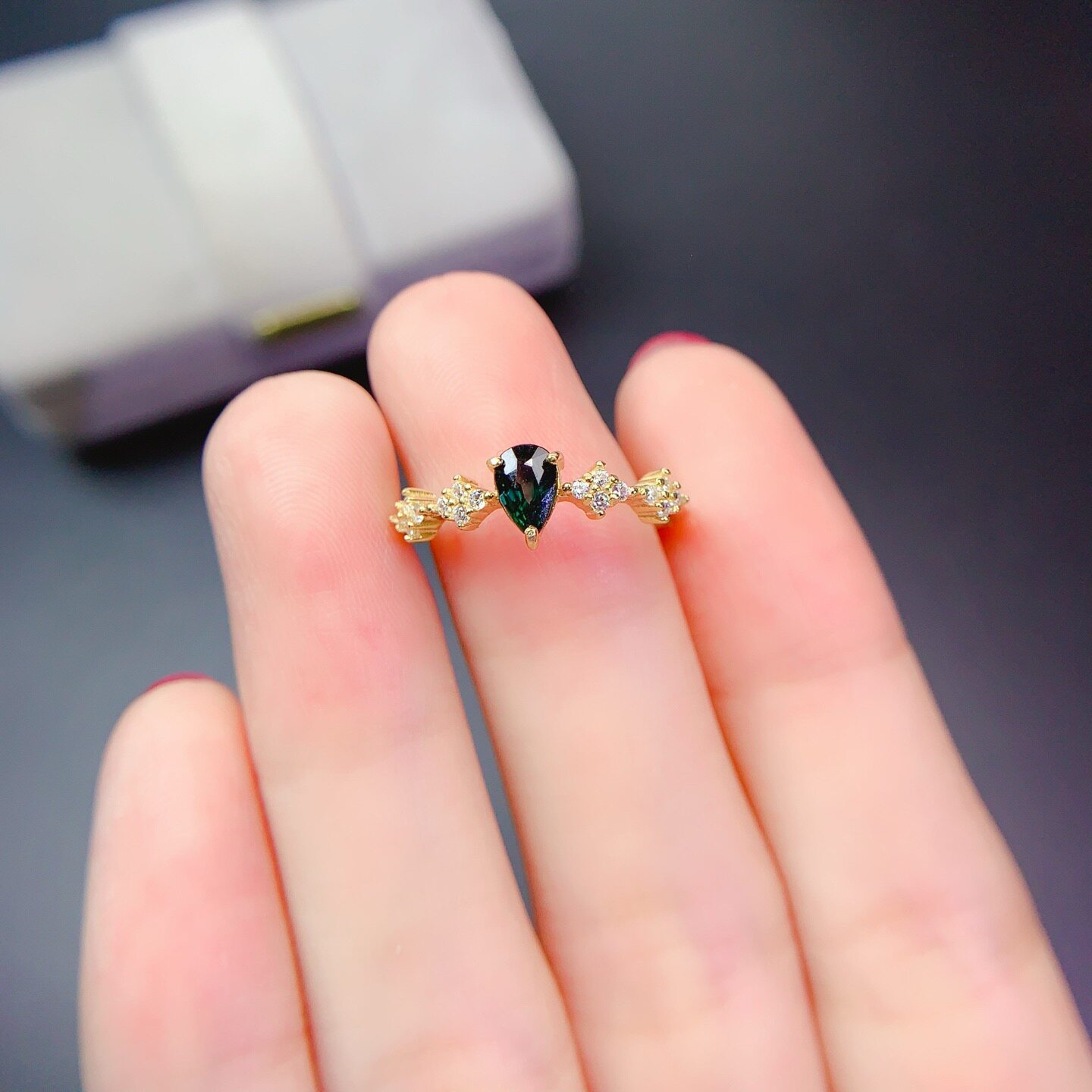 New natural sapphire ring 925 silver gold plated main stone 4*6mm fashionable water drop live ring