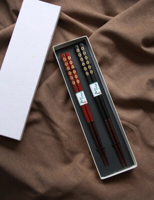 Yamanaka lacquerware imported from Japan Sakura rabbit solid wood chopsticks Japanese-style household non-slip pointed couple pair of chopsticks tableware