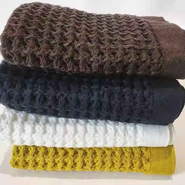 Japanese-Style Extra Wide and Thick Full Gauze Waffle Weave Deep Coffee-Colored Large Towel, Can Be Used as a Pillow Towel