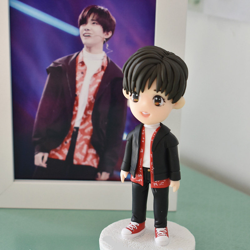Yee Yee Qianxi surrounding model doll photos custom creative birthday gifts