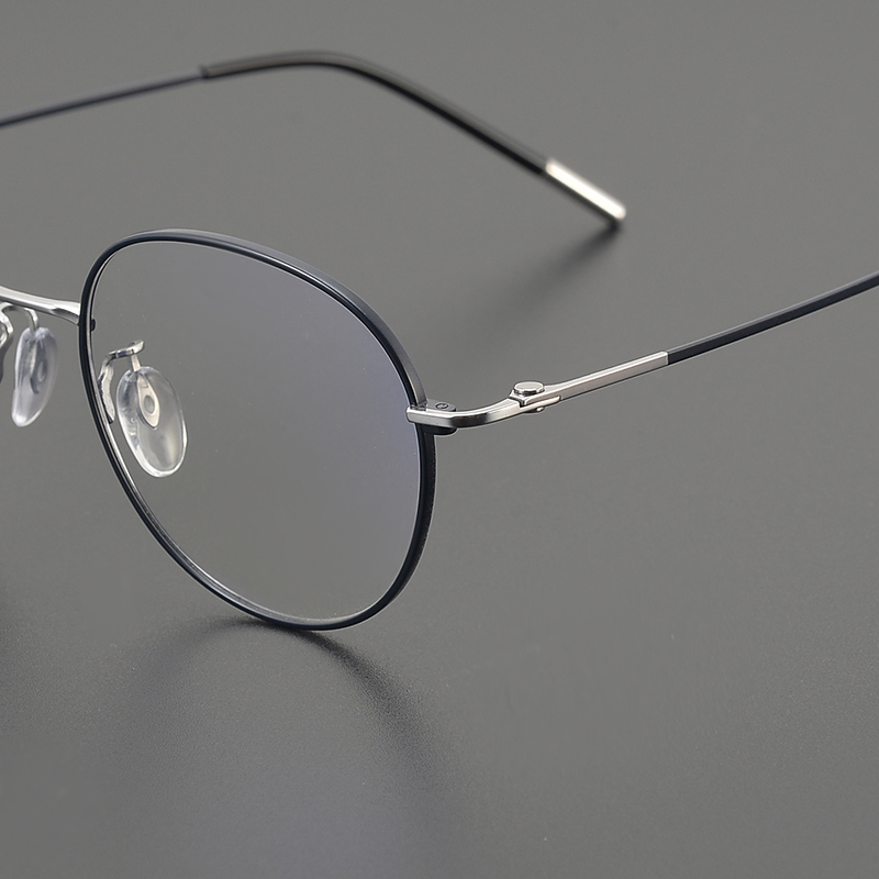 10g Minimalist Japanese Ultra-Light Pure Titanium Black and Blue Vintage Style Unisex Trendy Round Frame for Prescription Glasses with Blue Light Protection