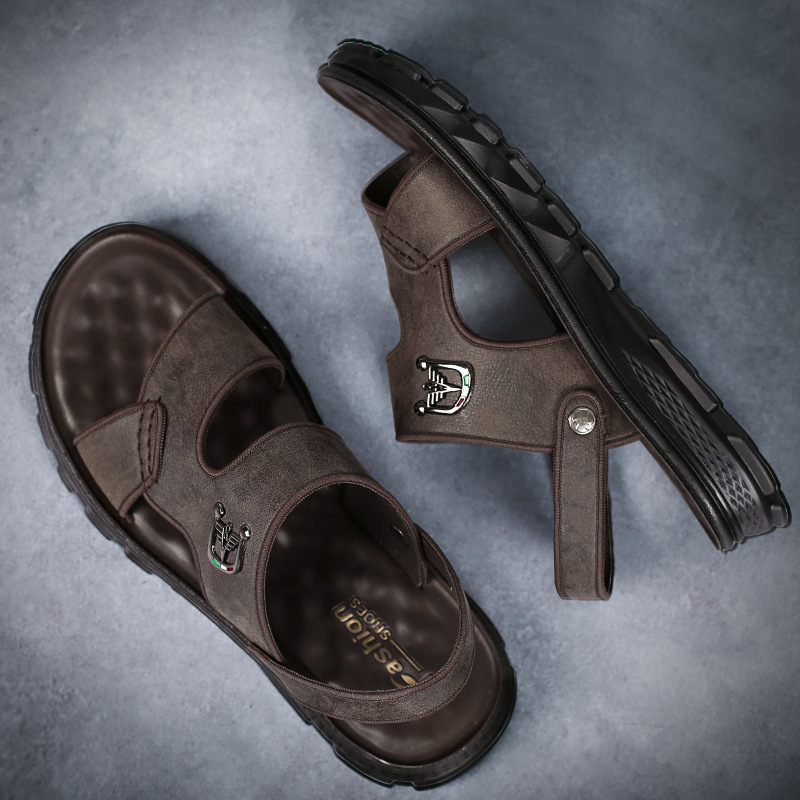 Sandals men in 2023 new anti - slippery soft - solid beach shoes worn dual - use retro - leather sandals outside the summer