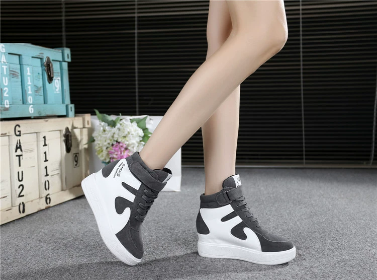 Giày cao, giày da nubuck, giày phù hợp với màu của phụ nữ, mùa xuân và mùa thu của phụ nữ, du lịch giải trí, bánh xốp, giày đơn, đế dày, tăng boot trắng cổ ngắn