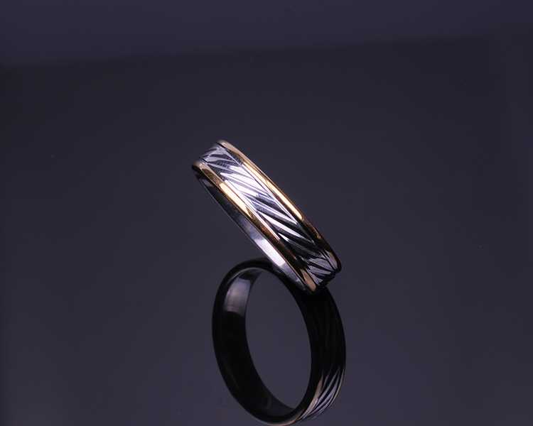 Phnom Penh Twill Titanium Steel Ring Giới tính nam Tide Boy Hip Hop Index Finger Độc thân Sinh viên nam Chuyển sang màu xanh lá cây - Nhẫn nhẫn vàng nữ