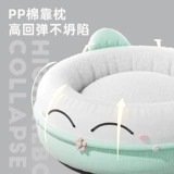 Зима в гнезде собаки держит теплые и более толстые маленькие собачьи щенки