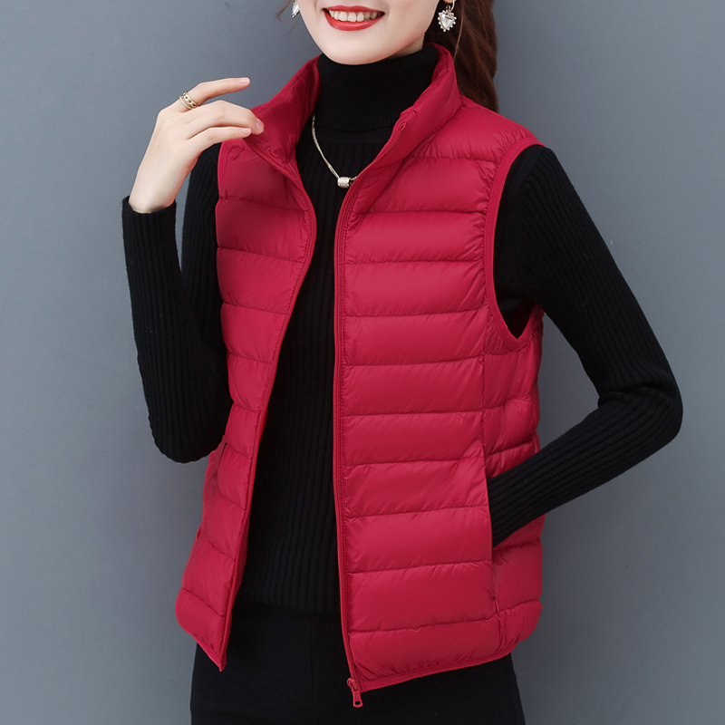 Lightweight down Vest for Women, Winter 2025 New Model, Red Short Style, Outerwear for Middle-Aged Mothers, Vest for Petite Figures