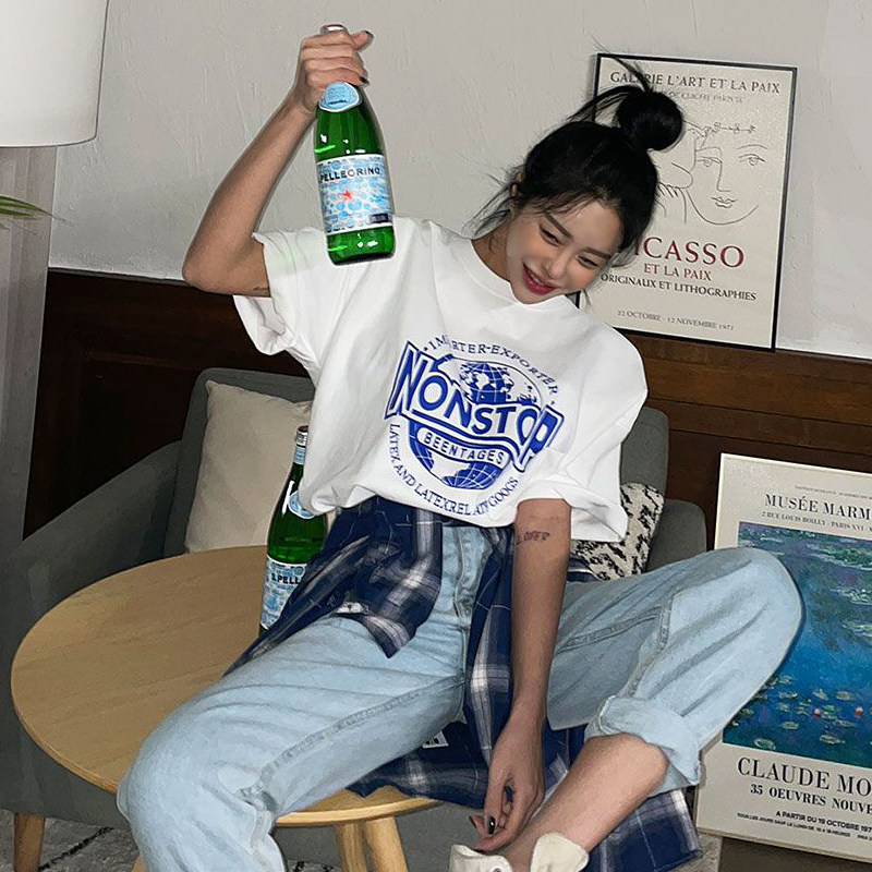 Lagirl Korea 22 summer Korean alphabet Earth printing with round collar T - shirt