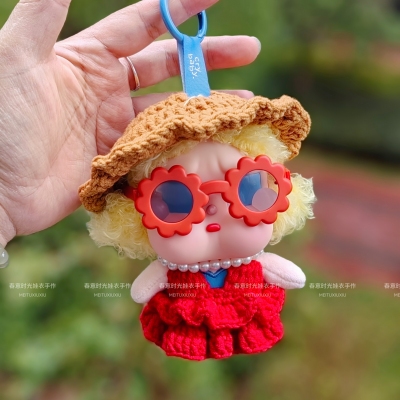 哭娃Crybaby纯手工钩织红裙娃衣搪胶挂件衣服迷你钩织娃用衣服