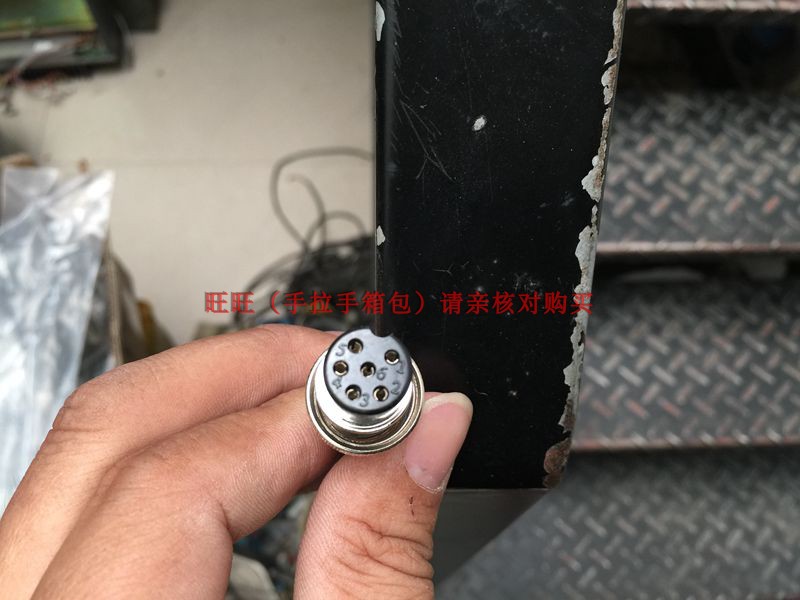 Đầu cắm micro MS-886x được đánh dấu bằng NISSEI là đầu hàng không 6 lõi. mic khong day shure