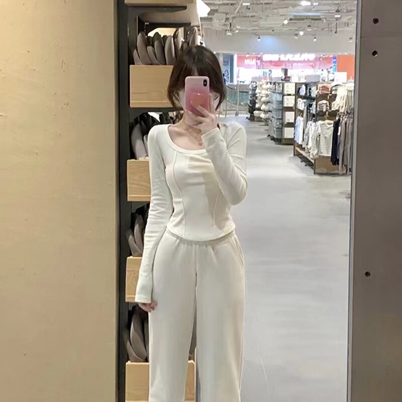 Trendy and Unique Low-Neck Fishbone Long-Sleeve T-Shirt for Women, Spring and Autumn Short Base Shirt, Edgy Irregular Top