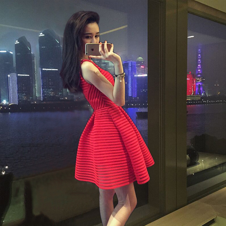Red Stylish Little Dress, Puffy Skirt, Mesh Skirt, Sleeveless Tank Dress, Bridal Style, 2026 New Dress, Korean Style Red Stylish Little Dress, Puffy Skirt, Mesh Skirt, Sleeveless Tank Dress, Bridal Style, 2026 New Dress, Korean Style