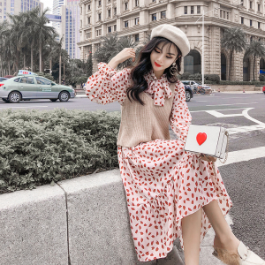 Mùa thu và mùa đông áo len mới váy 29,9 nhân dân tệ đầm đen dự tiệc