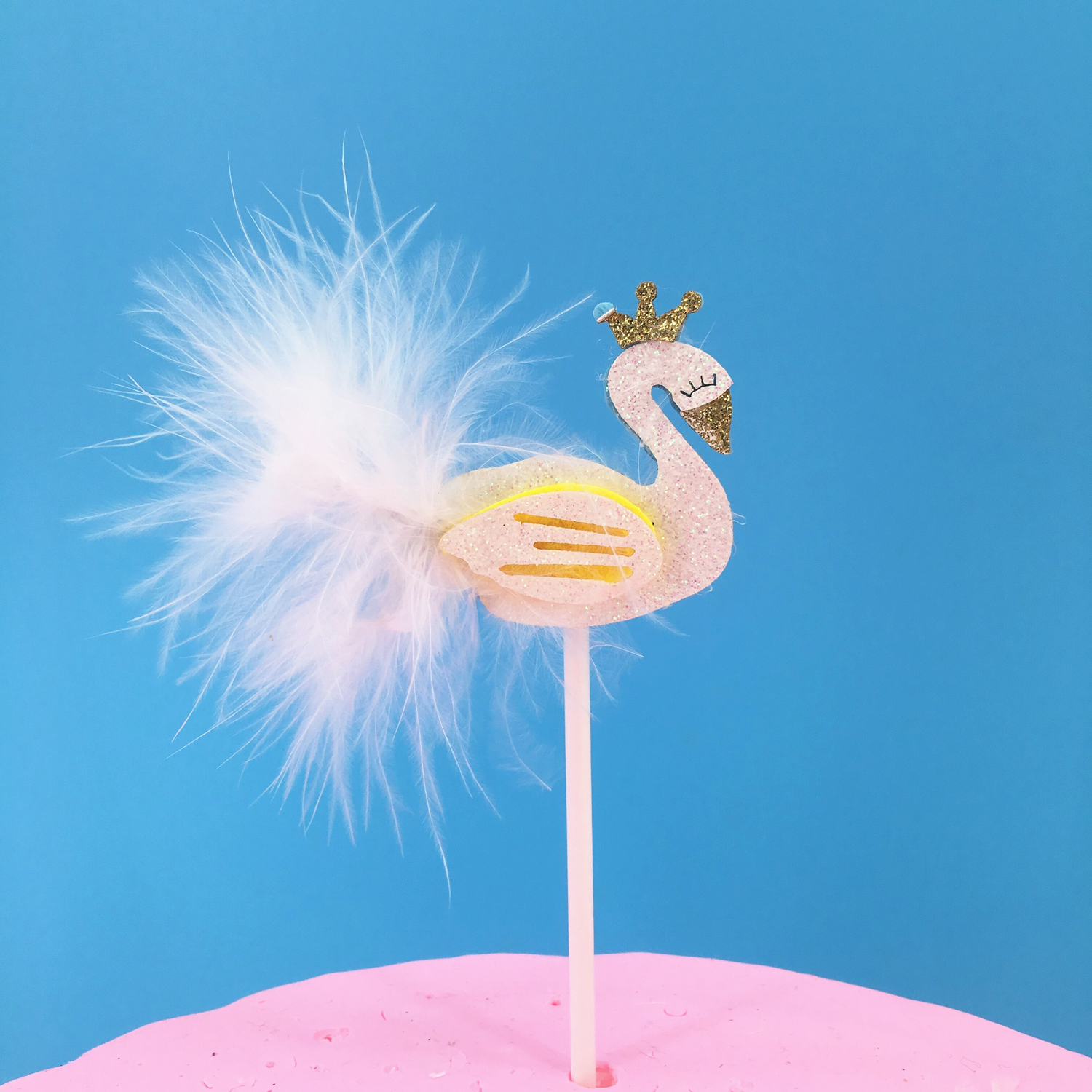 Birthday Cake Decoration Firebird Feather Inserted white swath plug-in pendulum party Baking creative insertion flag-Taobao