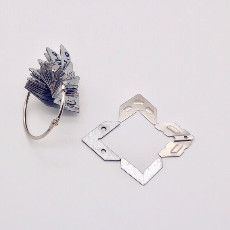 Aluminum alloy plastic steel window galvanized iron group corner piece aluminum profile iron triangle piece door and window frame assembly connection iron piece corner code