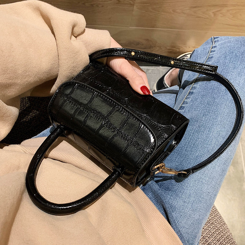 NVRWA popular bag women's 2021 new spring and summer fashion high-end western style messenger bag shoulder small square bag