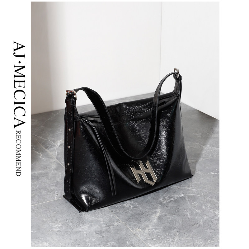 AJ MECICA pet backpack original small crowddesign genuine leather skew satchetto single shoulder commuter big bag girl-Taobao