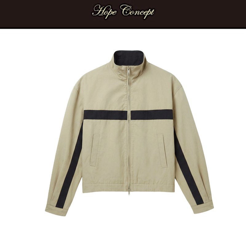 Hopeconcept Is a Jacket That You Will Fall in Love with at First Sight, Made of Pure Cotton with Contrasting Color Stitching, Loose Fit, Stand Collar, and Fashionable Design 06404 Hopeconcept Is a Jacket That You Will Fall in Love with at First Sight, Made of Pure Cotton with Contrasting Color Stitching, Loose Fit, Stand Collar, and Fashionable Design 06404