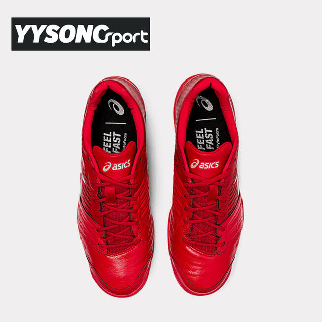 soccer shoes for wide feet