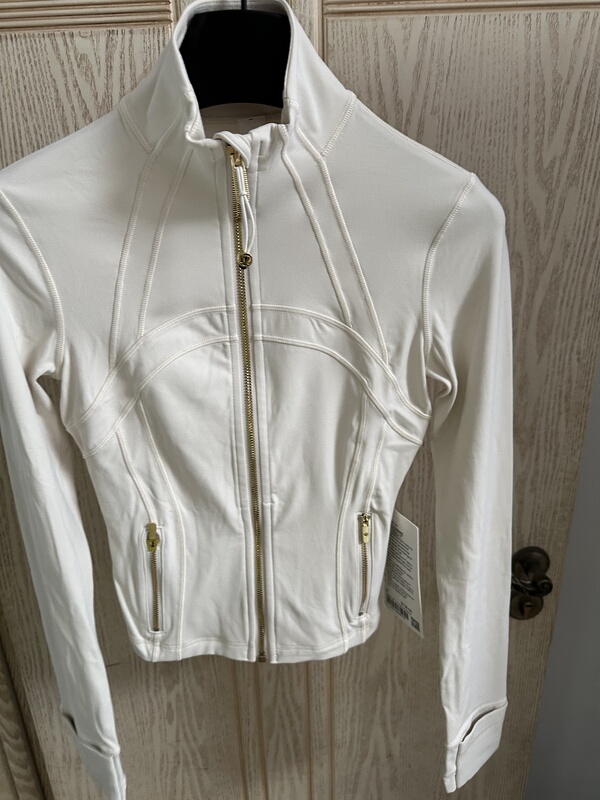 Lululemon Purchasing Agent Nulu Cropped Define Women's Ribbed Short Jacket Is Now Available in China
