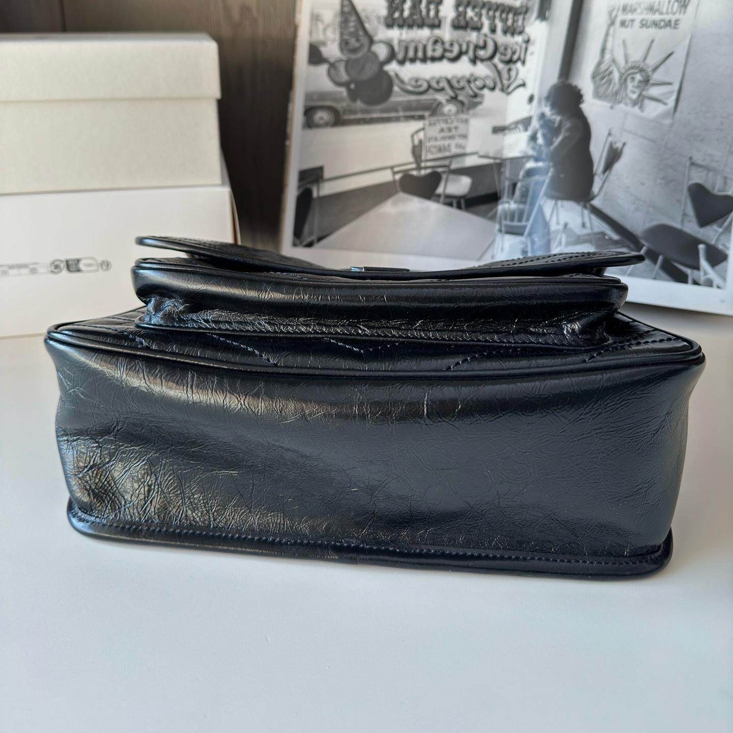 Original Oil Wax Cowhide NIKI Chain Crossbody Bag - Black, Silver, Gold (Small 22cm, Medium 28cm) - Milky White, Dark Grey, Elephant Grain - Thumbnail 3