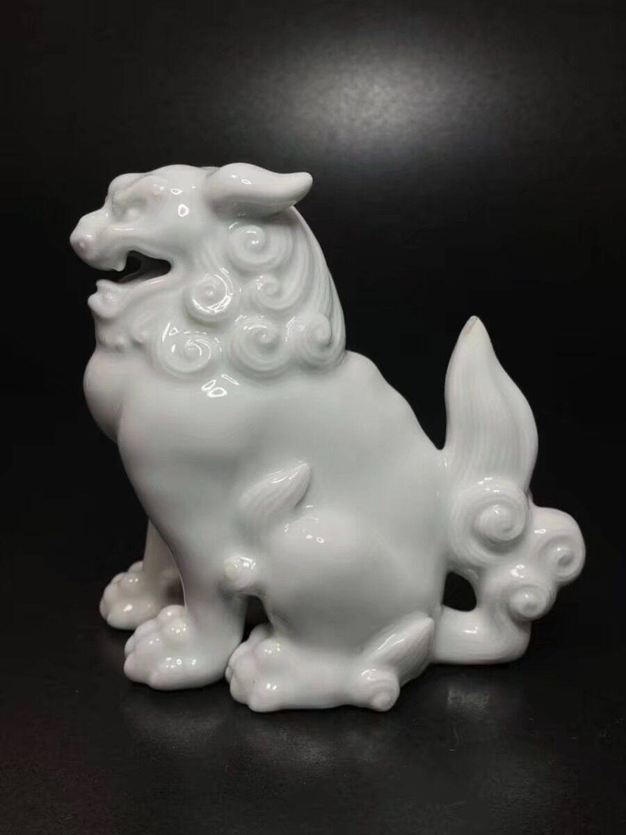 日本平户白磁置物《白瓷唐狮子置物》 日本平户烧白瓷狮子置物