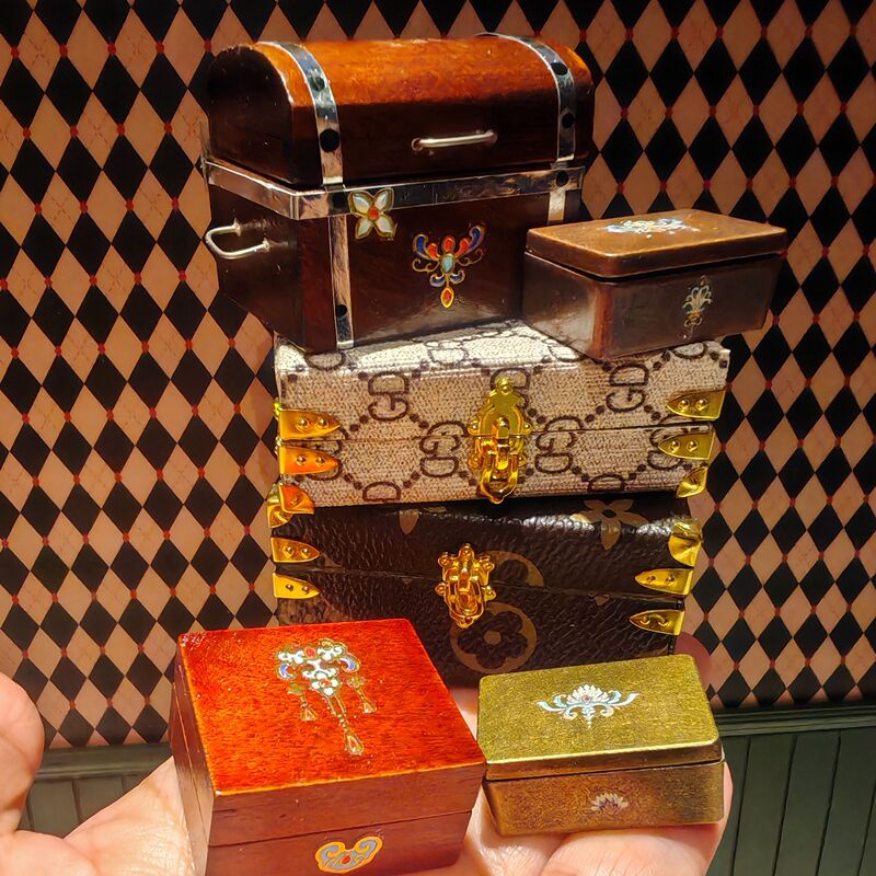 Miniature Dollhouse Wooden Jewelry Box Treasure Storage Suitcase Prop Scene Decoration Miniature Dollhouse Wooden Jewelry Box Treasure Storage Suitcase Prop Scene Decoration