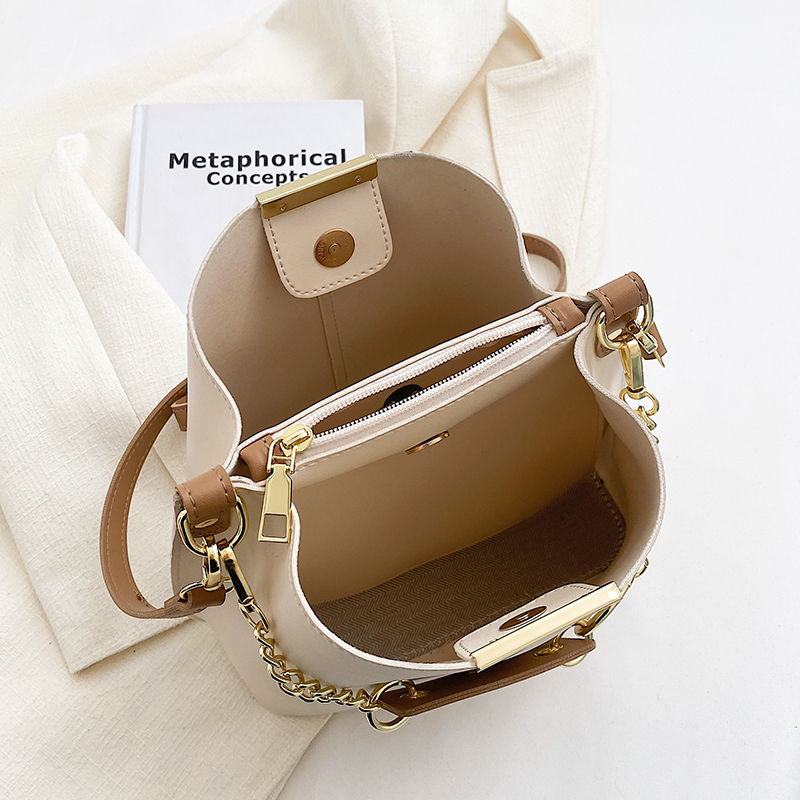 High-End Texture Large-Capacity Bag for Women 2026 New Trendy Fashion Shoulder Tote Bag Versatile Crossbody Bag Bucket Bag