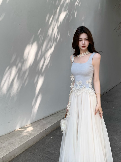 Muzi Li's Li ອອກແບບ lace embroidery stitching stretch knit top square neck outer camisole women's summer