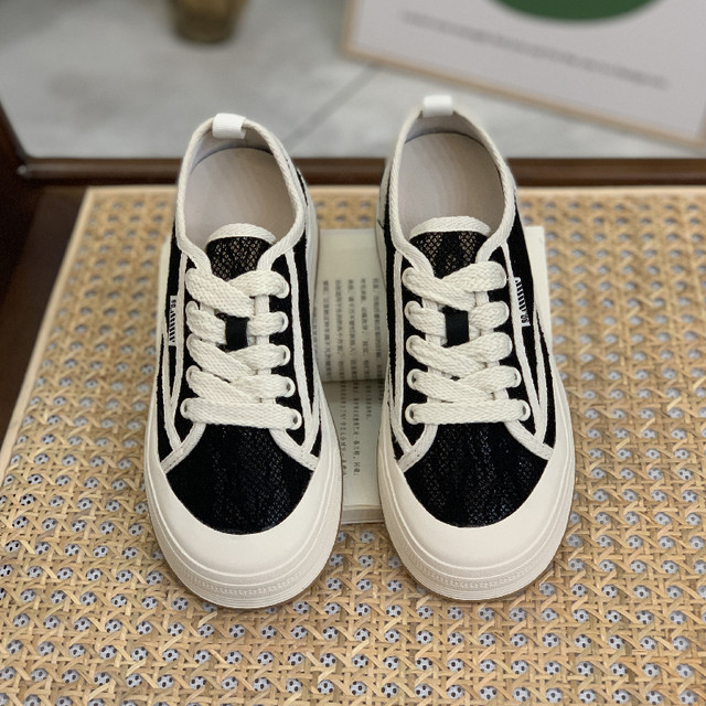 Xiaoxiangfeng ເກີບຜ້າໃບຕາຫນ່າງສໍາລັບແມ່ຍິງ 2024 summer ໃຫມ່ຫນາ soled hollow breathable versatile ເກີບ sneakers ບາດເຈັບແລະຊາວປະມົງ