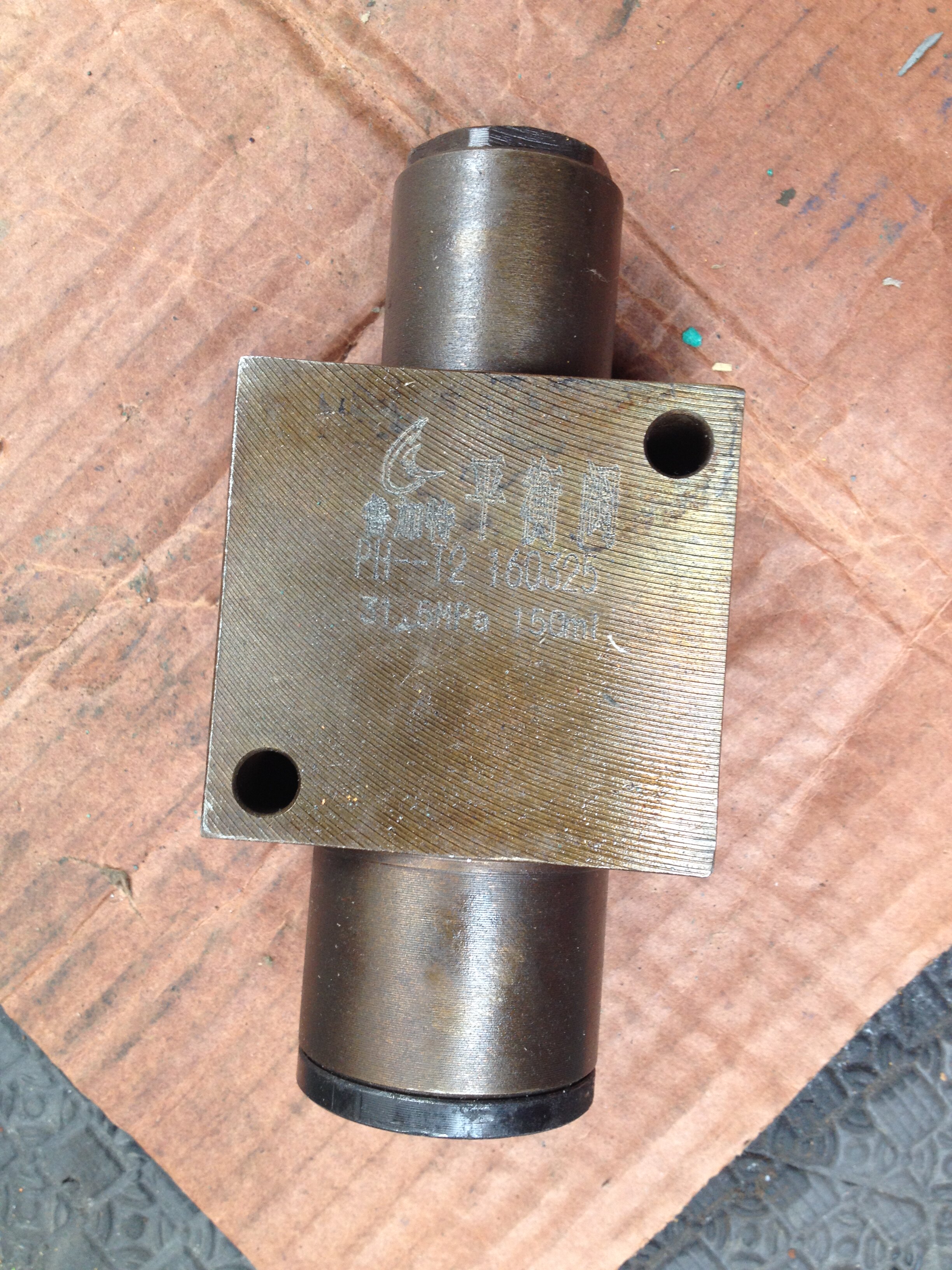 Shandong Jining crane 15 balance valve arm two-way balance valve hydraulic valve leg cylinder hydraulic lock