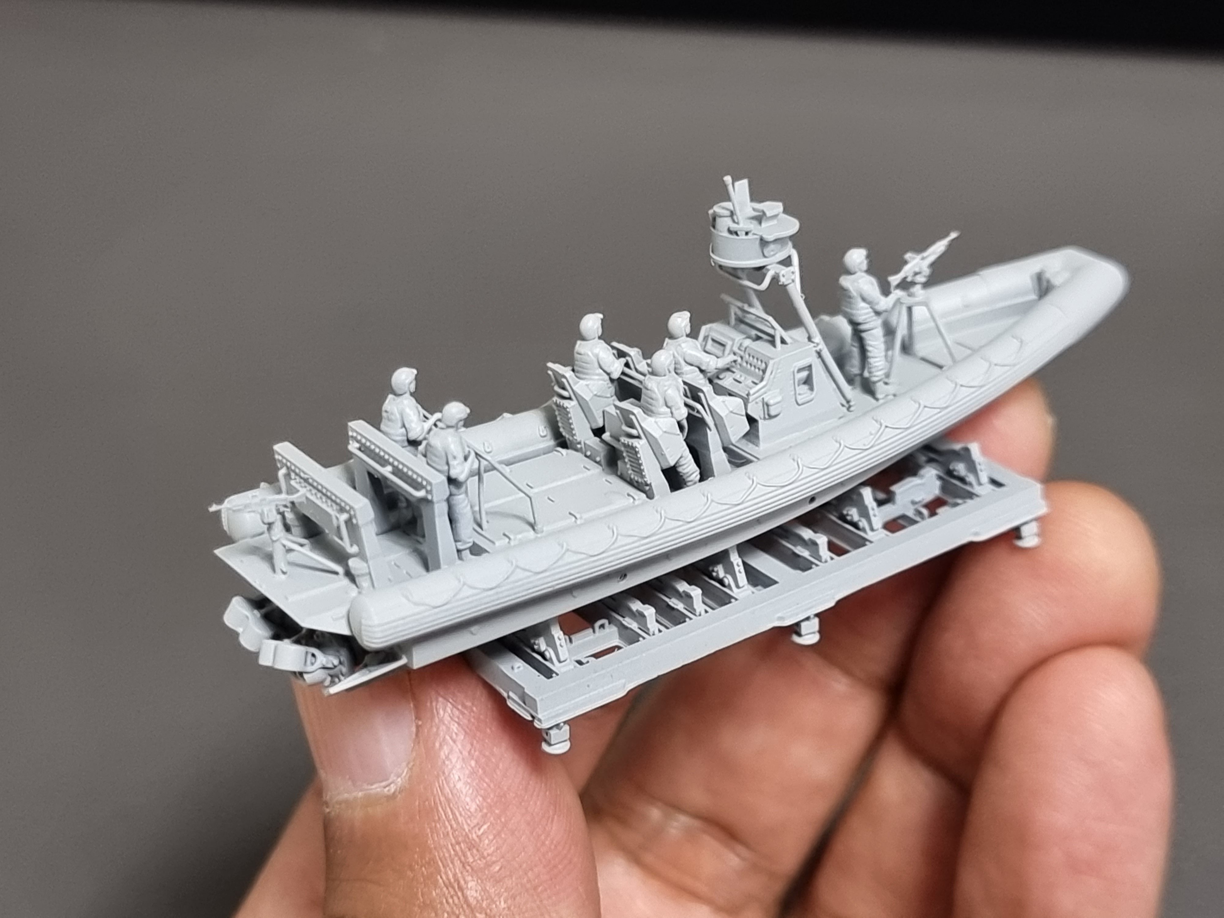 HS-MODEL 1/144 U144003S 11m Naval Special Warfare RIB lncluding