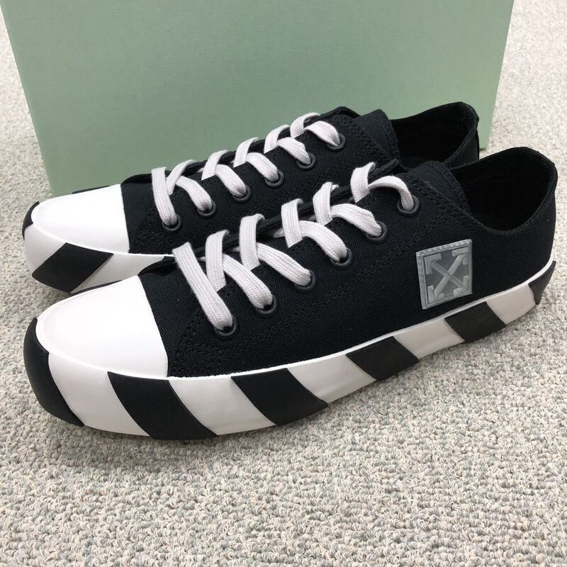 Off-White C/O Virgil Abloh Ow 18Ss Black and White Striped Black Canvas Low-Top Shoes