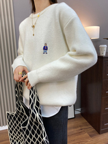 Design sense niche bear embroidery round neck small man thick sweater female autumn winter lazy wind 2021 New
