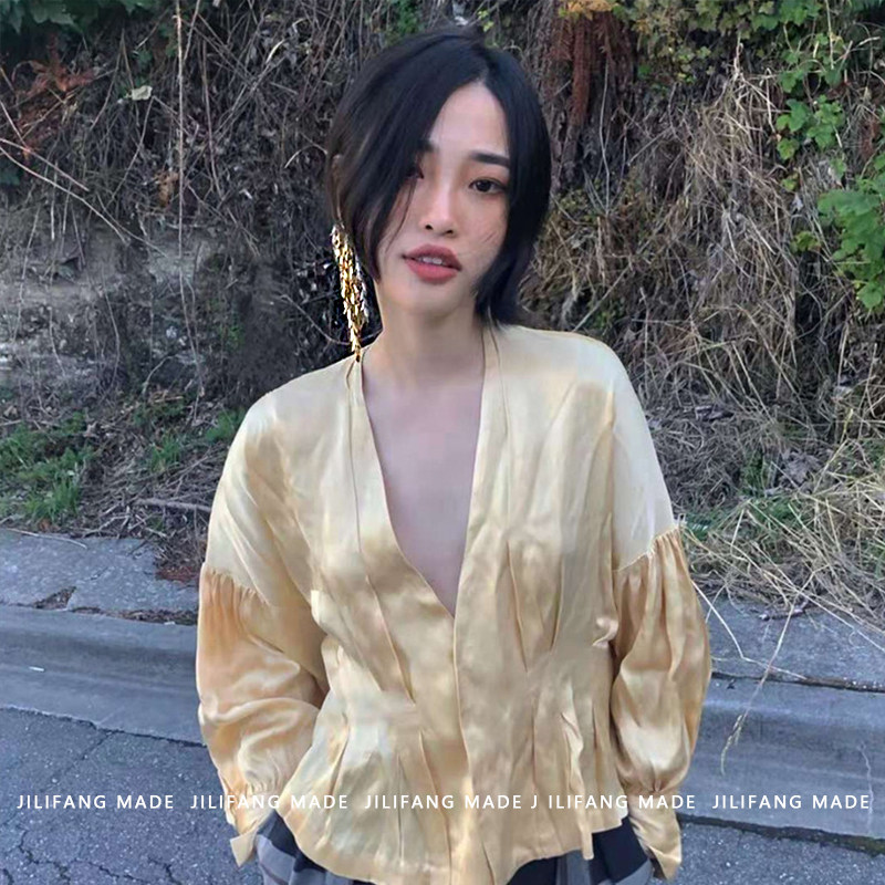 Concave shape ~ European and American famous brand celin Celin with exaggerated leaves gold and silver tassel earrings