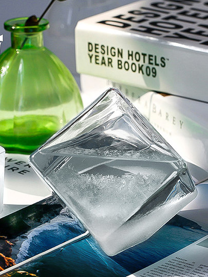 Weather forecast bottle, storm bottle, birthday gift for besties, girls, boys, girlfriends and boyfriends, practical graduation significance