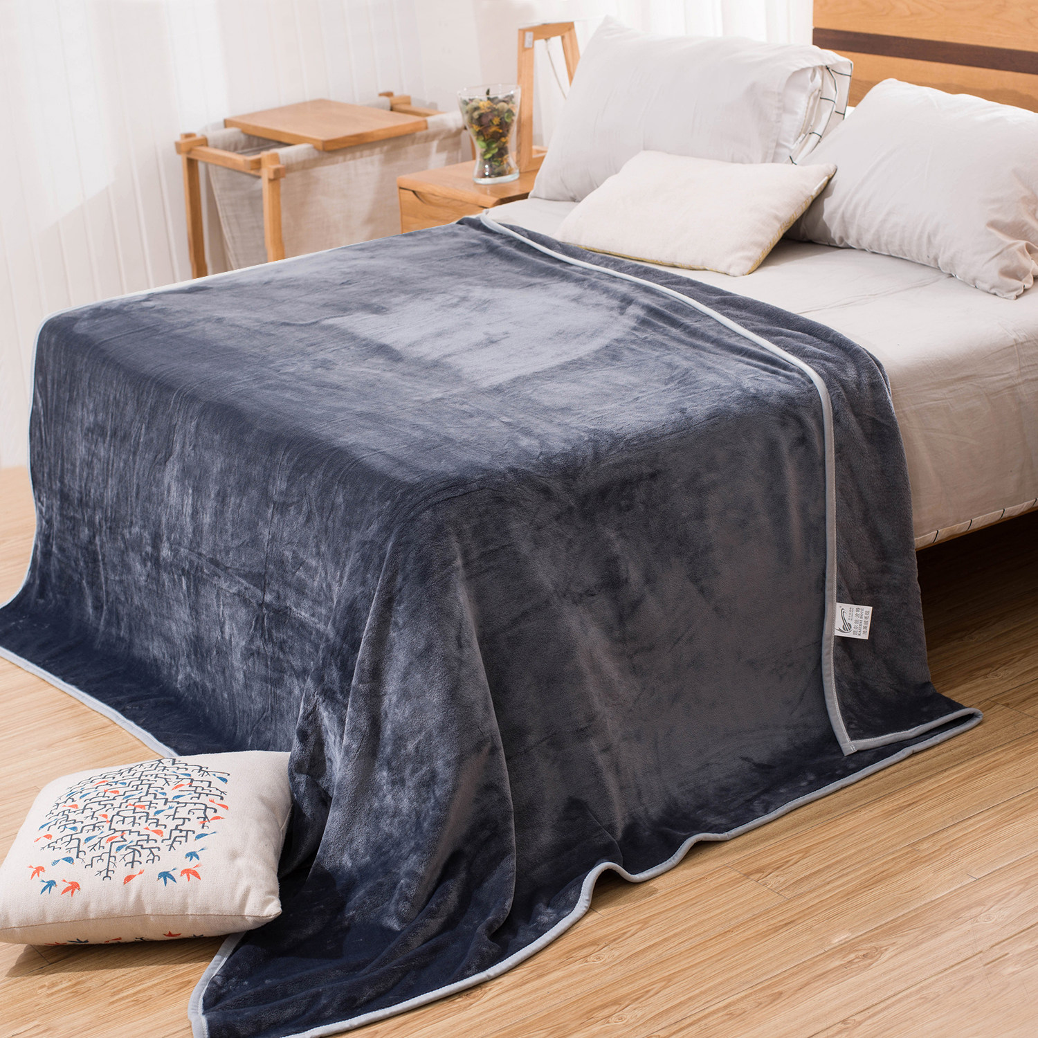 Special Price Thickened Warm Flange Suede Blanket Cover Knee Air Conditioning Blanket Hostel Bed Linen Pet Casual Blanket