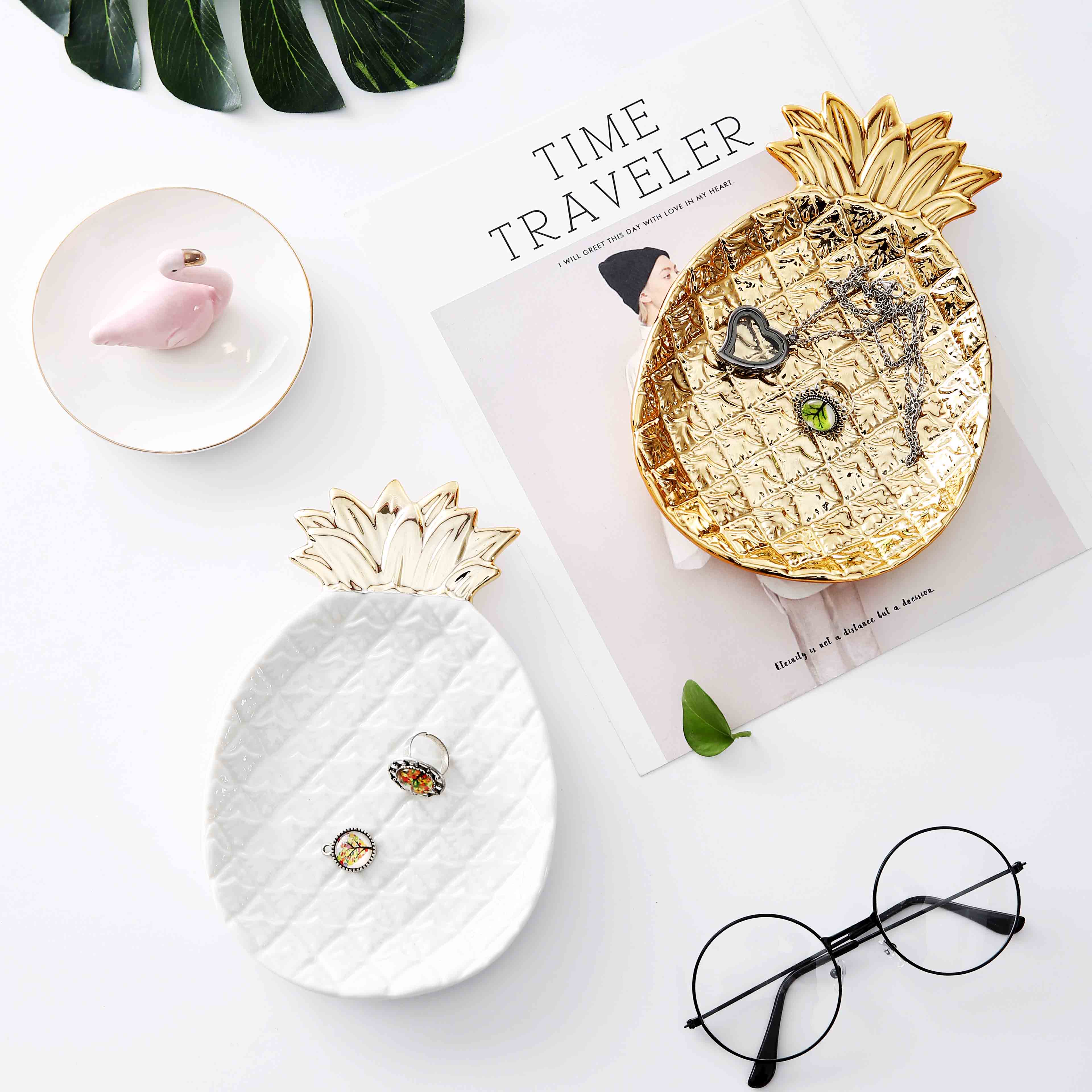 ins Nordic Wind Ceramics Jewelry GOLDEN PINEAPPLE KEY CONTAINING PAN MODERN BEDROOM LIKE PLATE ROOM ADORNMENT