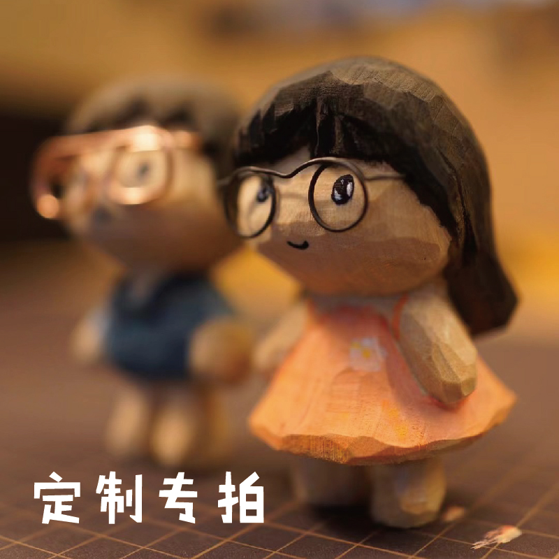 Custom pendant day style for wooden sculptures with custom wood sculptures