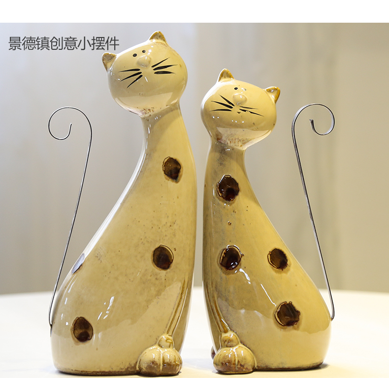 Jingdezhen creative small place lovers gift sitting room table, TV ark, home decoration decoration animal suits for