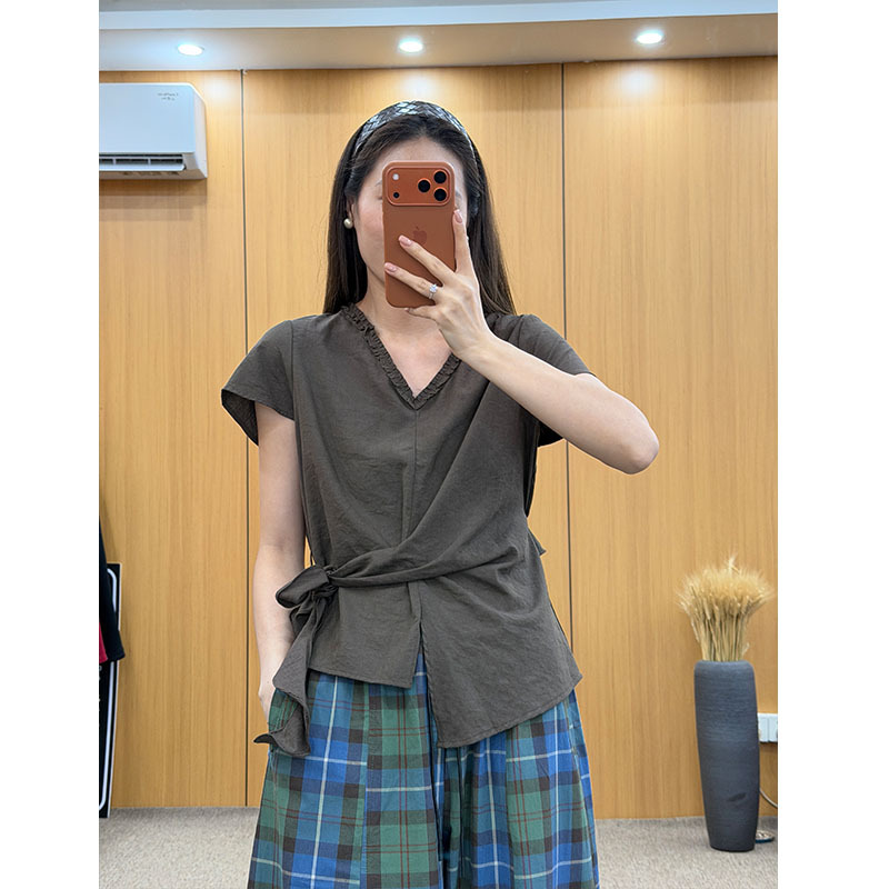 Plus-Size Summer Cotton and Linen V-Neck Asymmetrical Shirt for Women, Tummy-Covering, Drawstring Waist, Regular Shoulder, Short-Sleeved Top