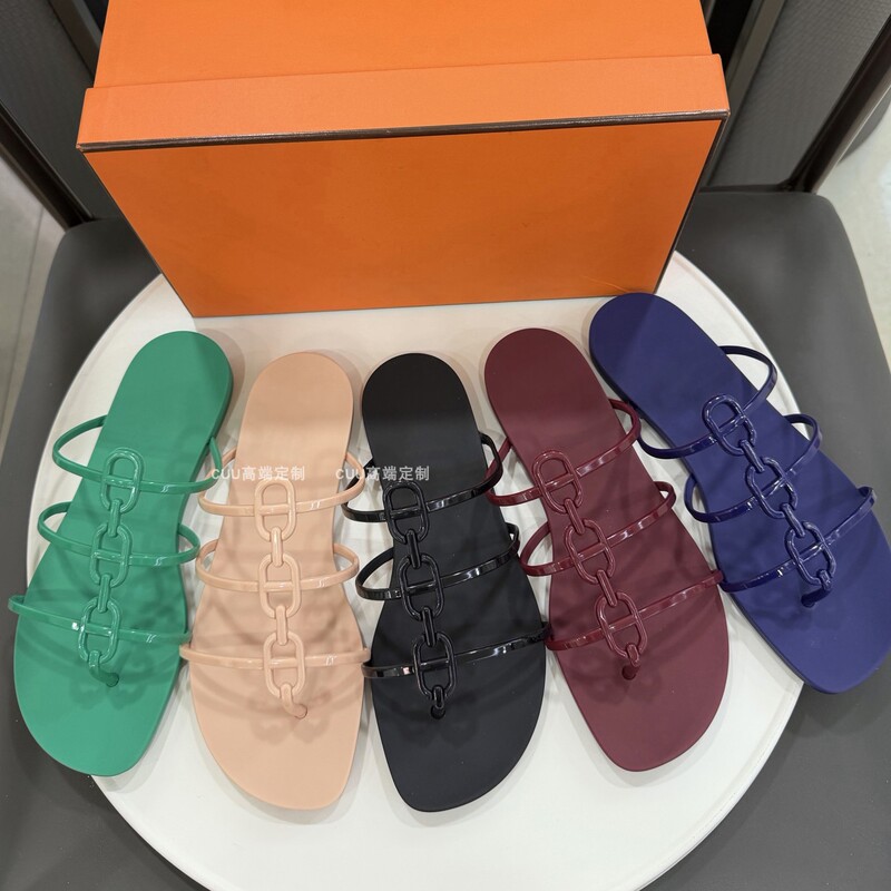 Pig Nose Chain Flip-Flops for Women, 2026 Summer New Style, Large Size Beach Sandals, Tpu Jelly Flat-Soled Outdoor Slippers Pig Nose Chain Flip-Flops for Women, 2026 Summer New Style, Large Size Beach Sandals, Tpu Jelly Flat-Soled Outdoor Slippers